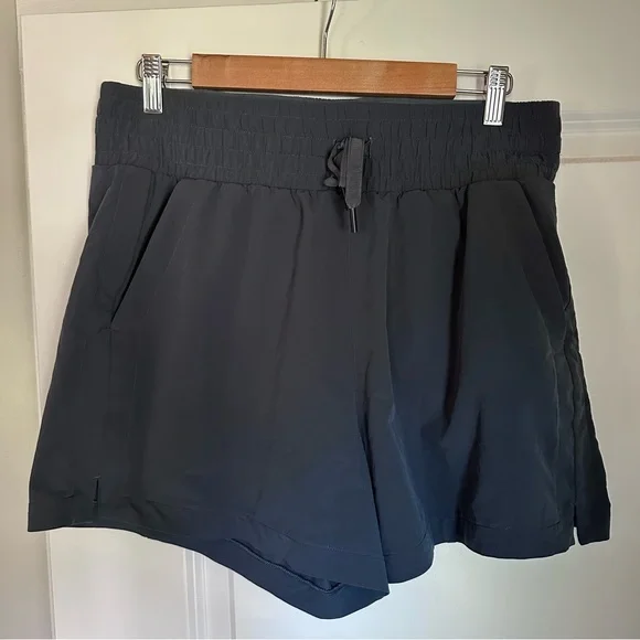 SPANX Out of Office Women's Athletic Shorts - Picture 6 of 7